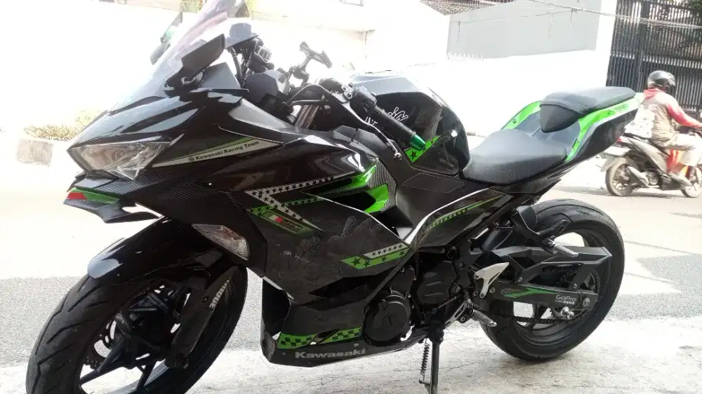 Di jual cepat area kemanggisan