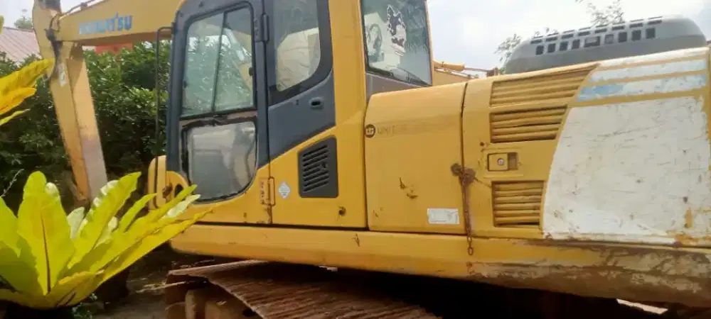 Dijual excavator komatsu pc200-8