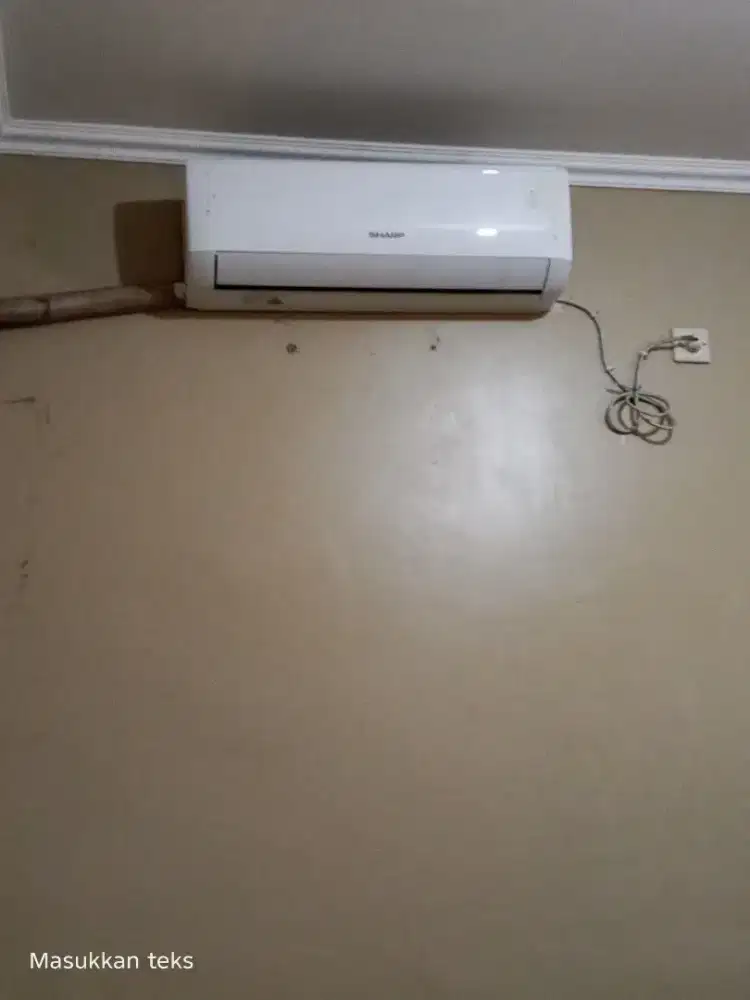 AC Sharp 1 PK masih bagus nego