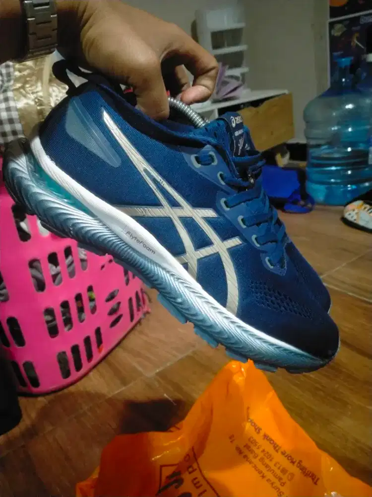 Sepatu asics running sz 42