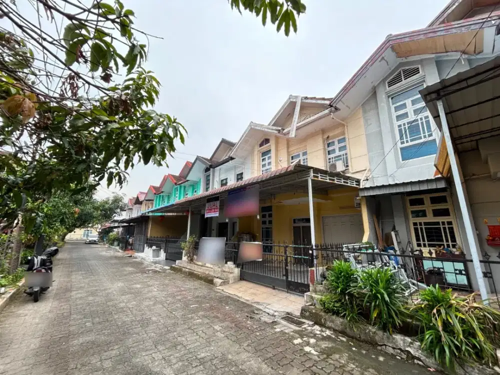 Villa di komplek Taman Kasuari indah I