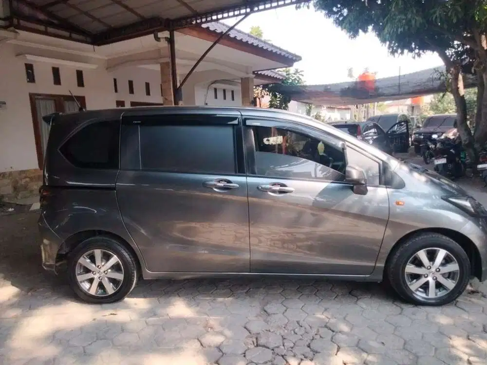 Honda Freed 2012 Bensin