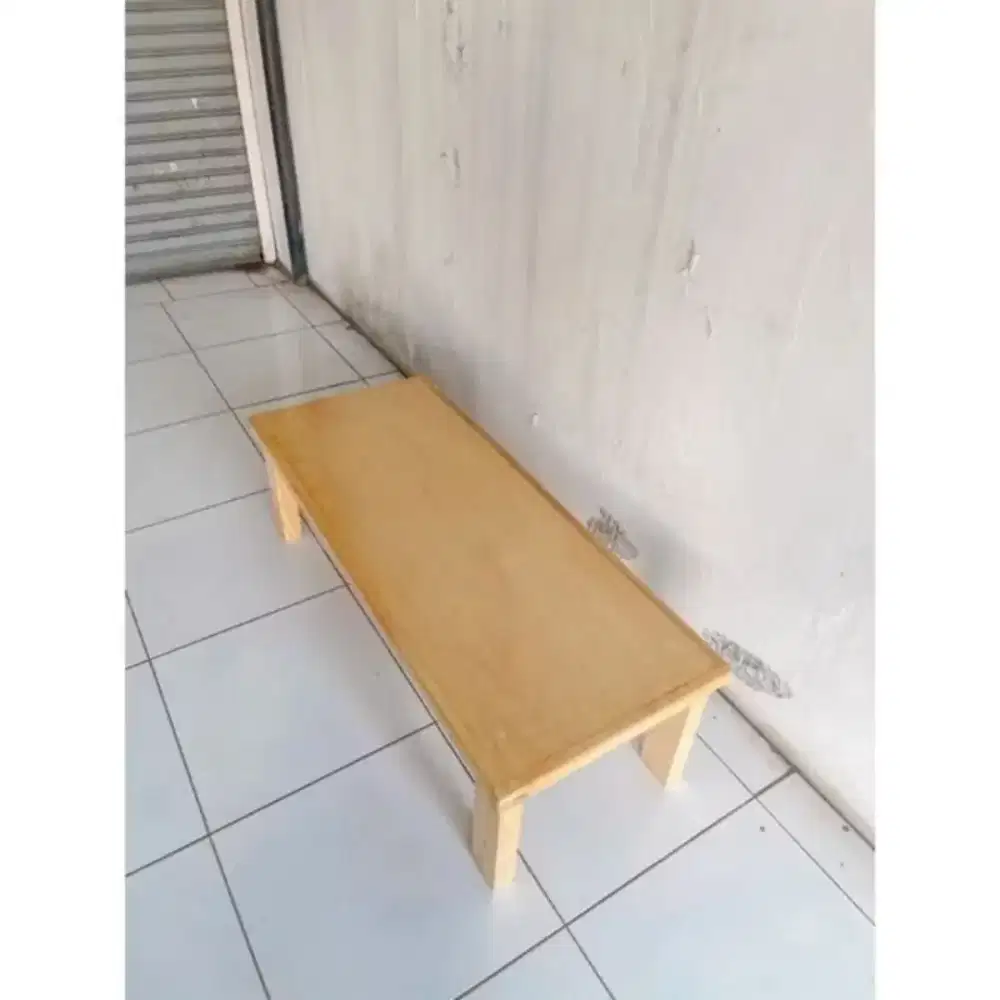 Meja Kayu Lesehan
