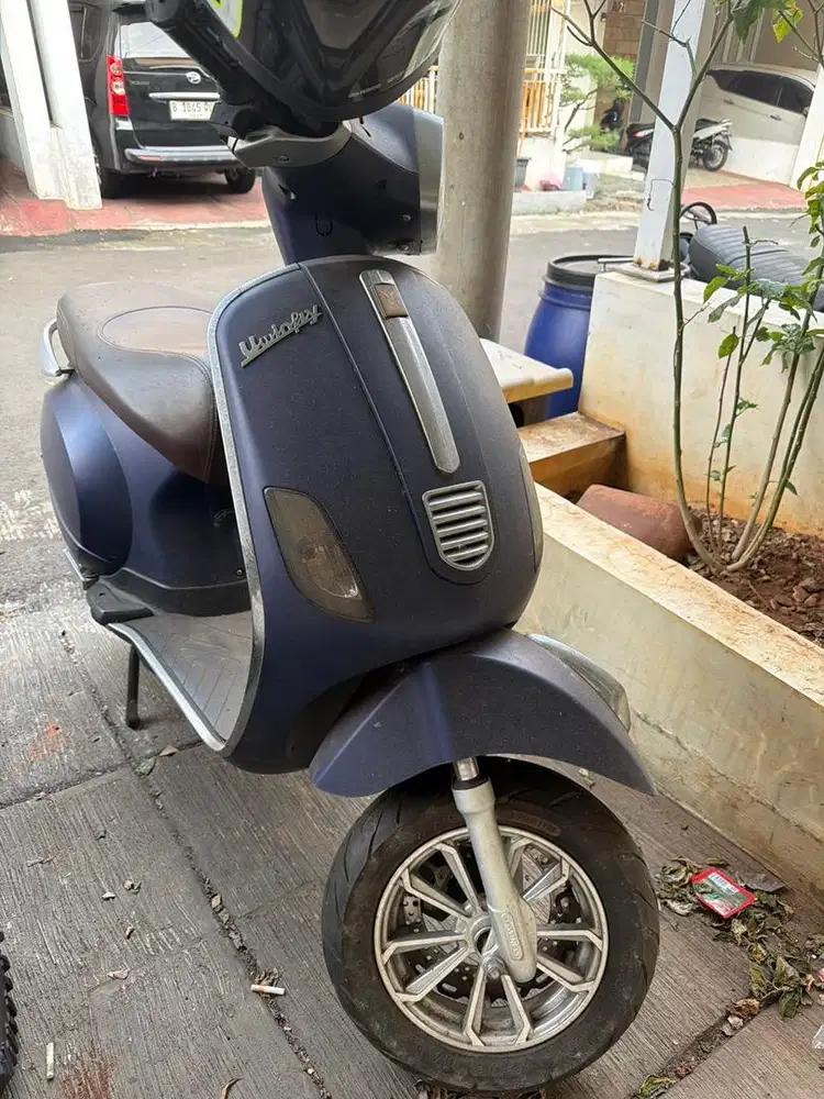 Uwinfly T3 warna biru