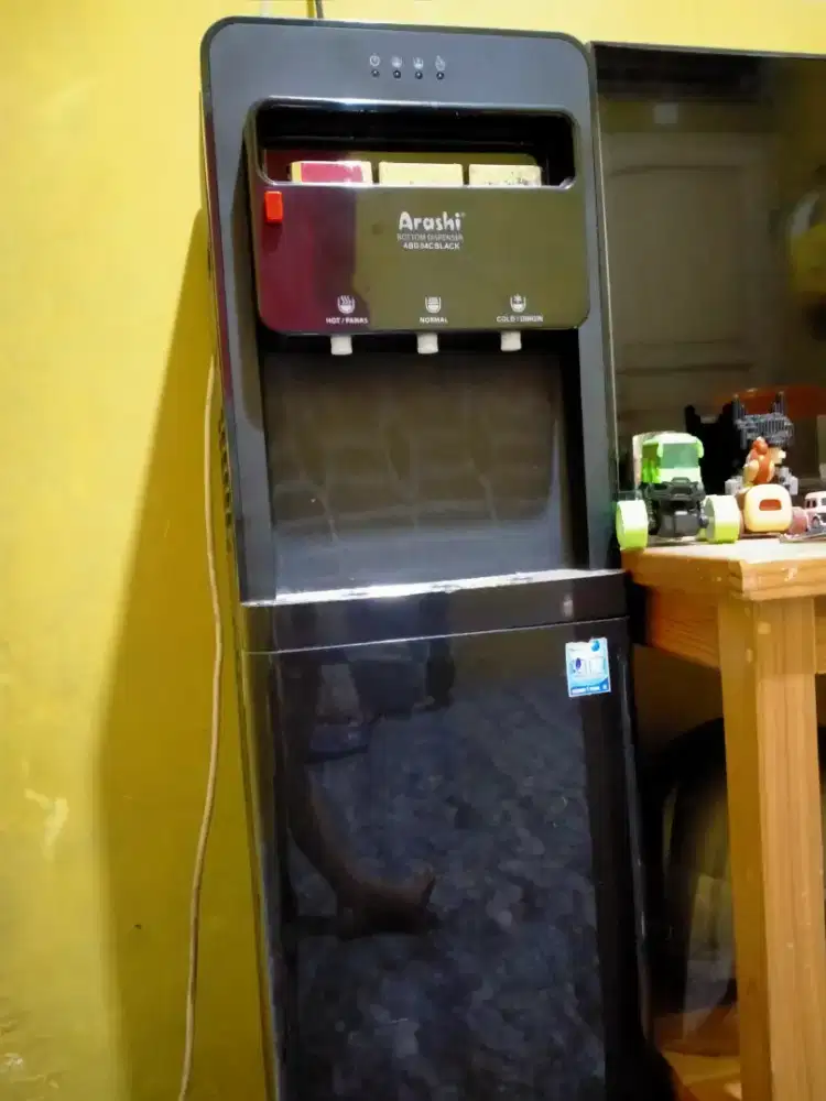 Dispenser bekas tapi baru