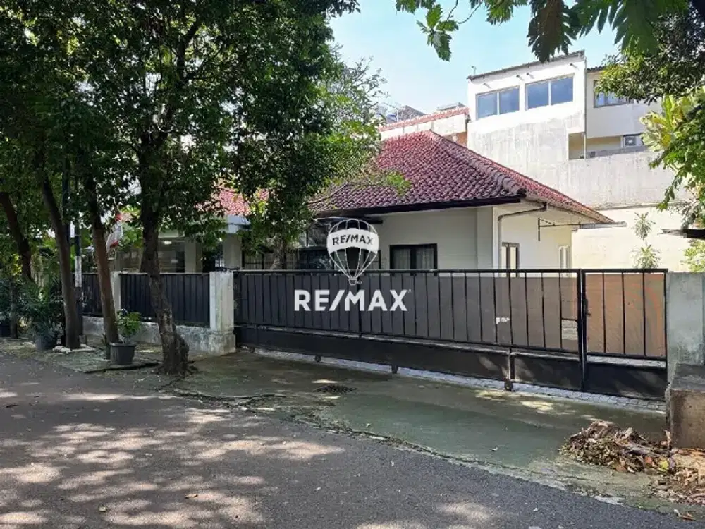 Luxury House for Sale – Tulodong Bawah 5 Minutes to SCBD | Large Land | Prime Investment