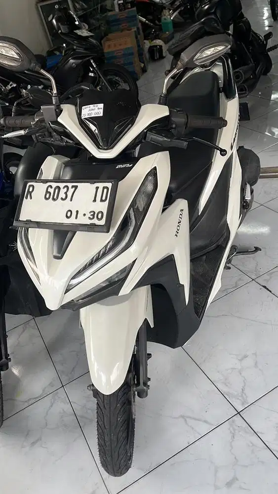 Vario 150 putih