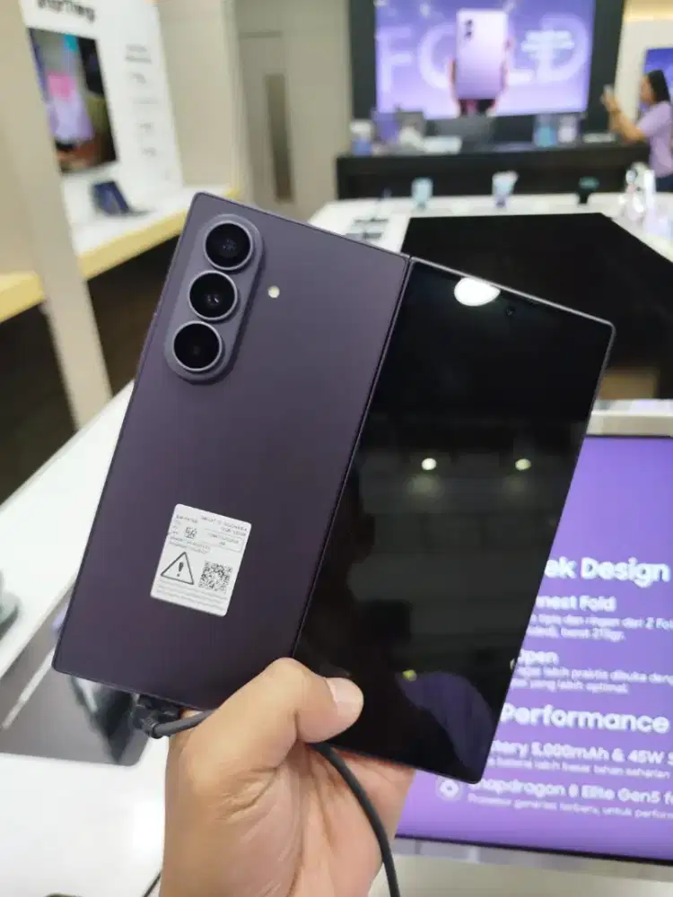 Pre order Samsung z fold 8 dan flip 8