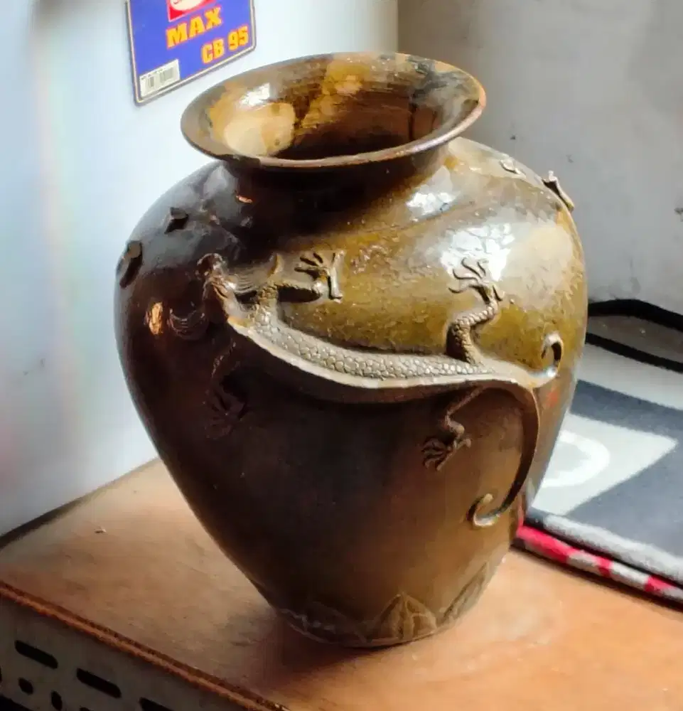 Gentong Guci Naga Lawas Kalimantan