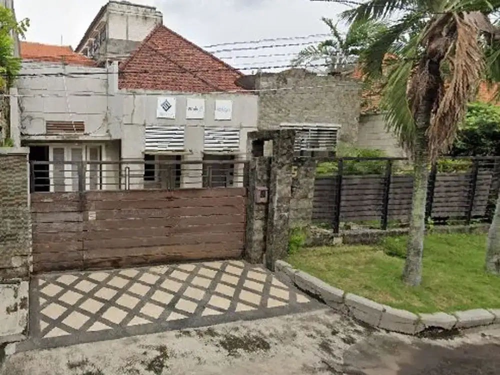 dijual rumah di jln pudak surabaya