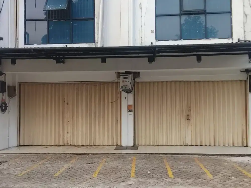 Disewakan Ruko  Gandeng 2 di Jalan Raya Cakung Bagus untuk toko, Banking, Kursus   Ukuran 1 ruko 4,5m x 18