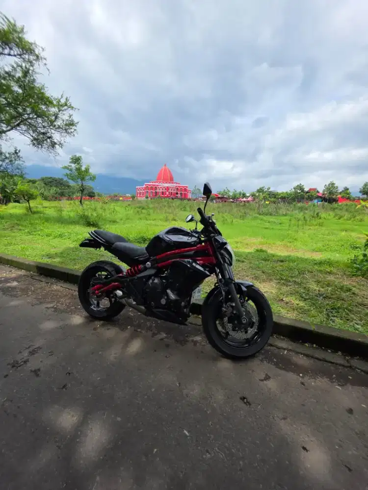 Di jual kawasaki ER6 N 650 CC