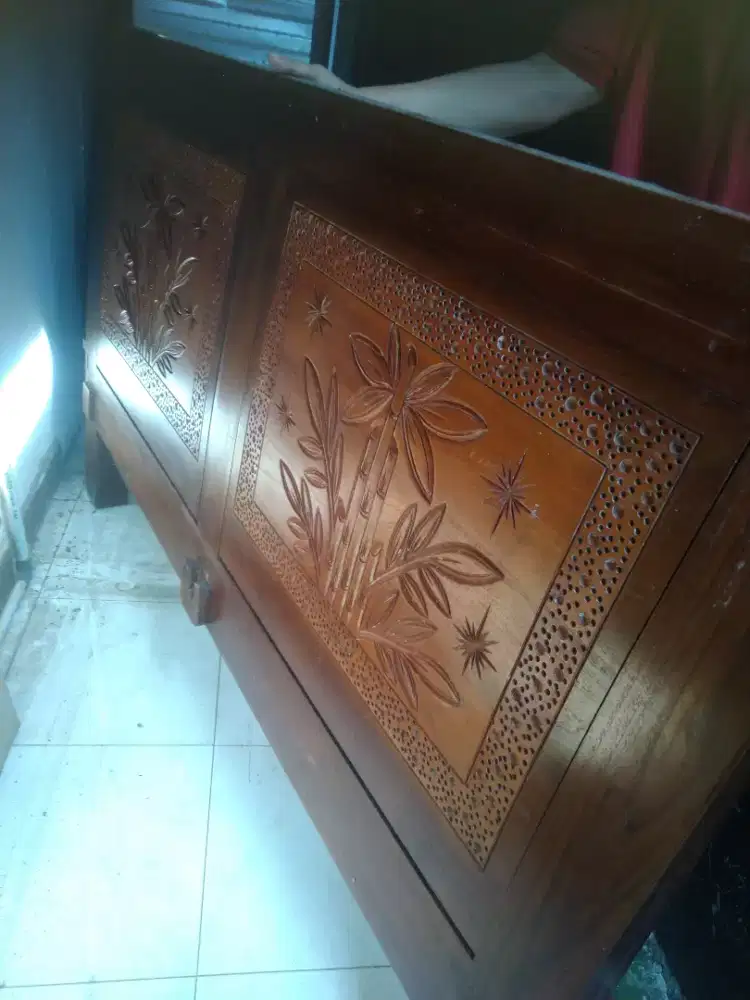 Dipan ukiran jati
