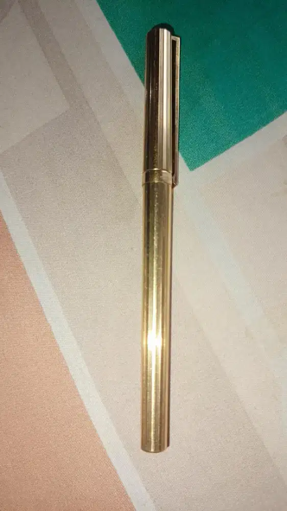 Pulpen mewah emas