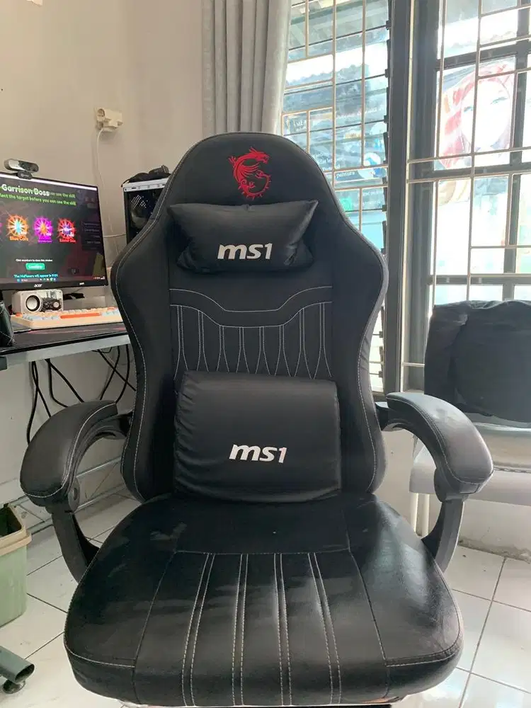 Bangku gaming MSI
