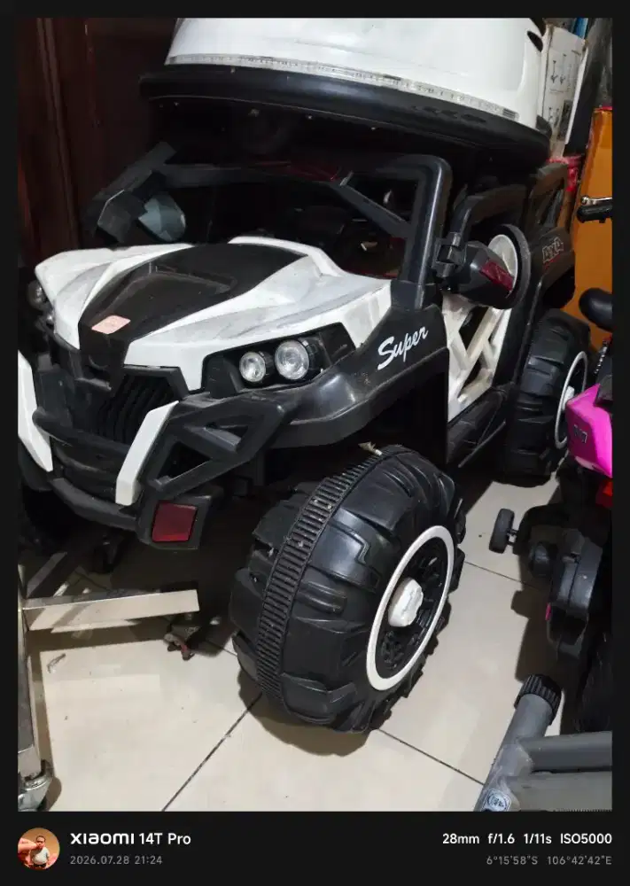 Mainan anak mobil mobilan