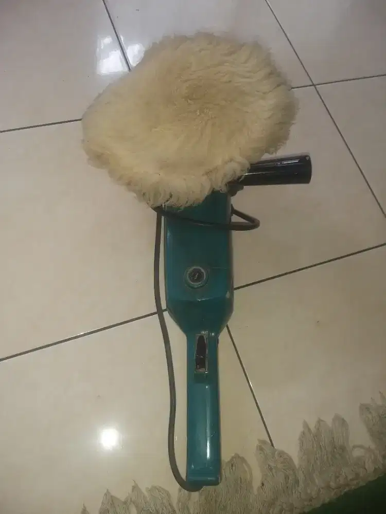 Mesin poles makita