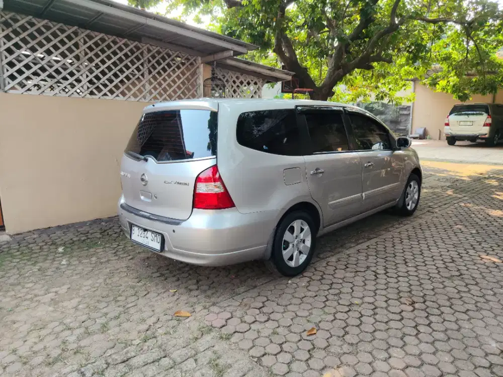 Grand Livina 1.5 XV AT Low KM 2011 Pajak Panjang
