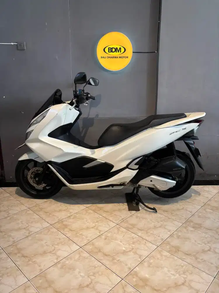Dp 500 RB Honda PCX.  150 CC thn 2018 cash. Bali dharma motor