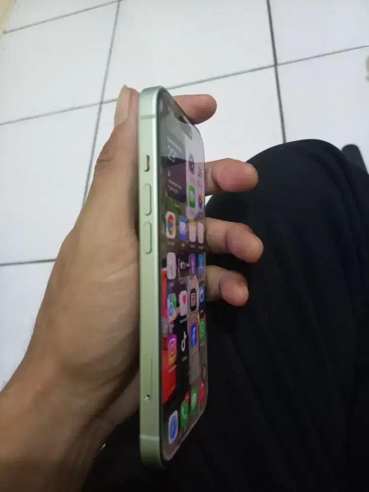 Iphone 15 128gb Fullset ori pemakaian pribadi
