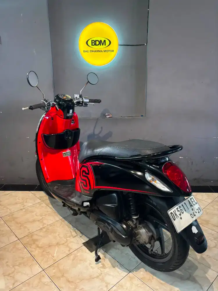 Honda. Scoopy fi 2014 cash. Bali dharma motor