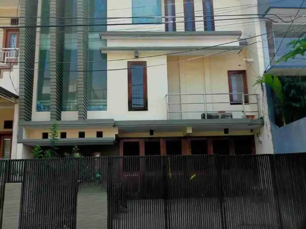 JUAL CEPAT RUMAH KELAPA GADING 4 LANTAI LAYAK HUNI MURAH