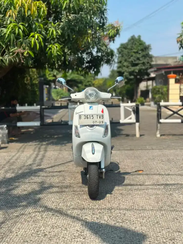 VESPA LX 150 3V 2013 PUTUH - TERMURAH SEINDONESIA