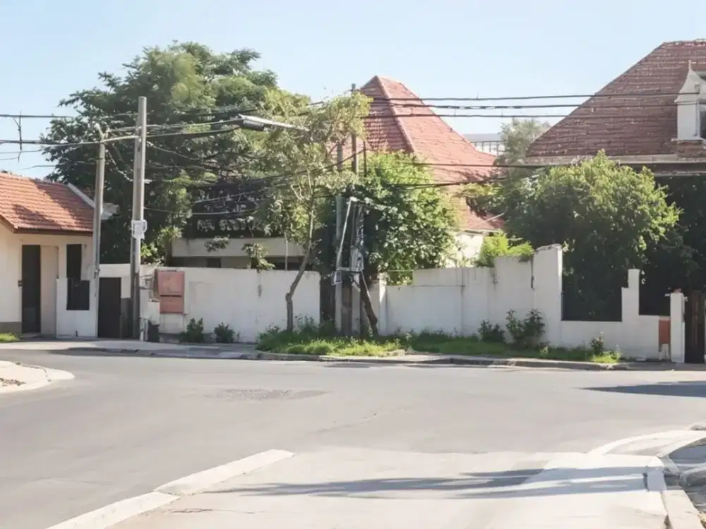 FORSALE RUMAH DAN TANAH LUAS STRATEGIS AMBENGAN PUSAT KOTA SURABAYA MH 39