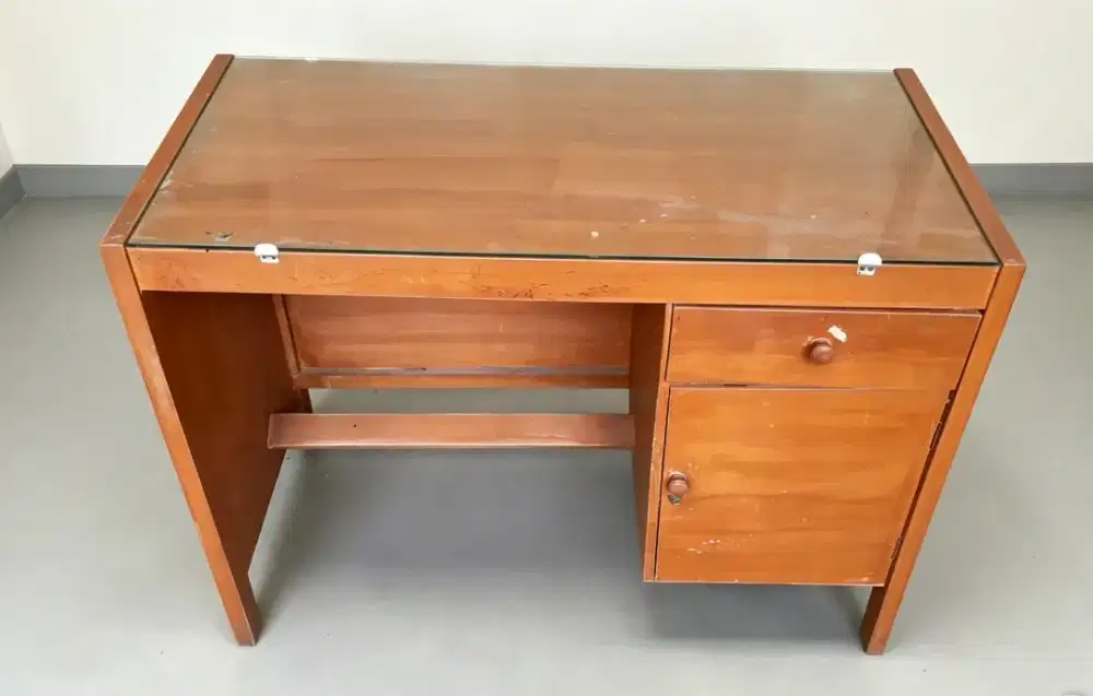 Meja Kantor minimalis bahan kayu