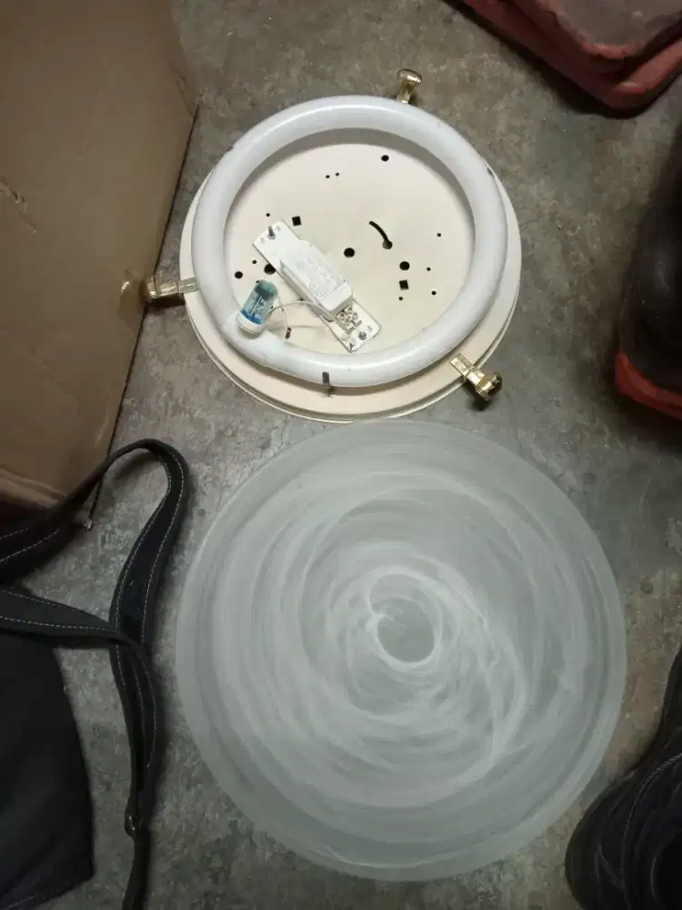 Lampu buat di plafon