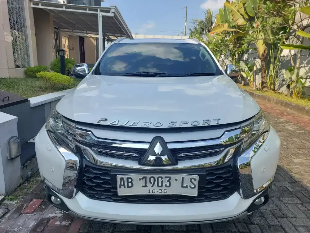Pajero Sport Dakar 4x2 matic 2017 black piano plat AB