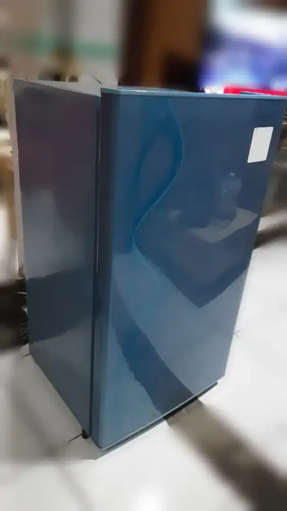 Lemari Es Sharp 1 pintu biru