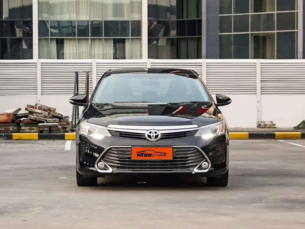 Toyota Camry 2.5 V AT 2017 Hitam