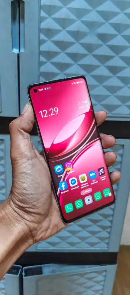 Oppo reno 4 pro ram 8/256g layar lengkung