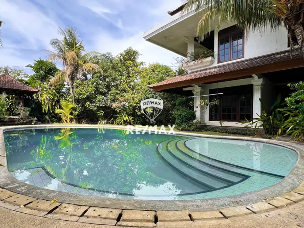 DIJUAL VILLA MEWAH CIUNG WANARA 2 LANTAI KAWASAN ELIT RENON BALI