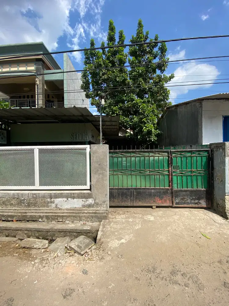 Di jual rumah di tengah2 kota serang