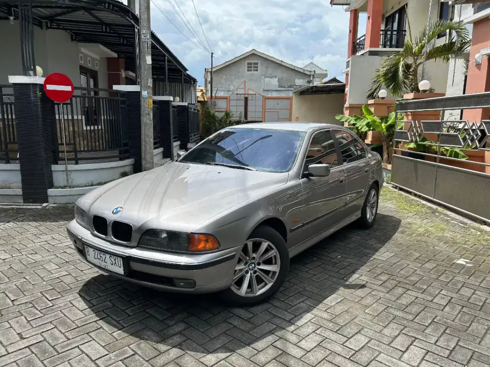 1997 BMW E39 528i A/T