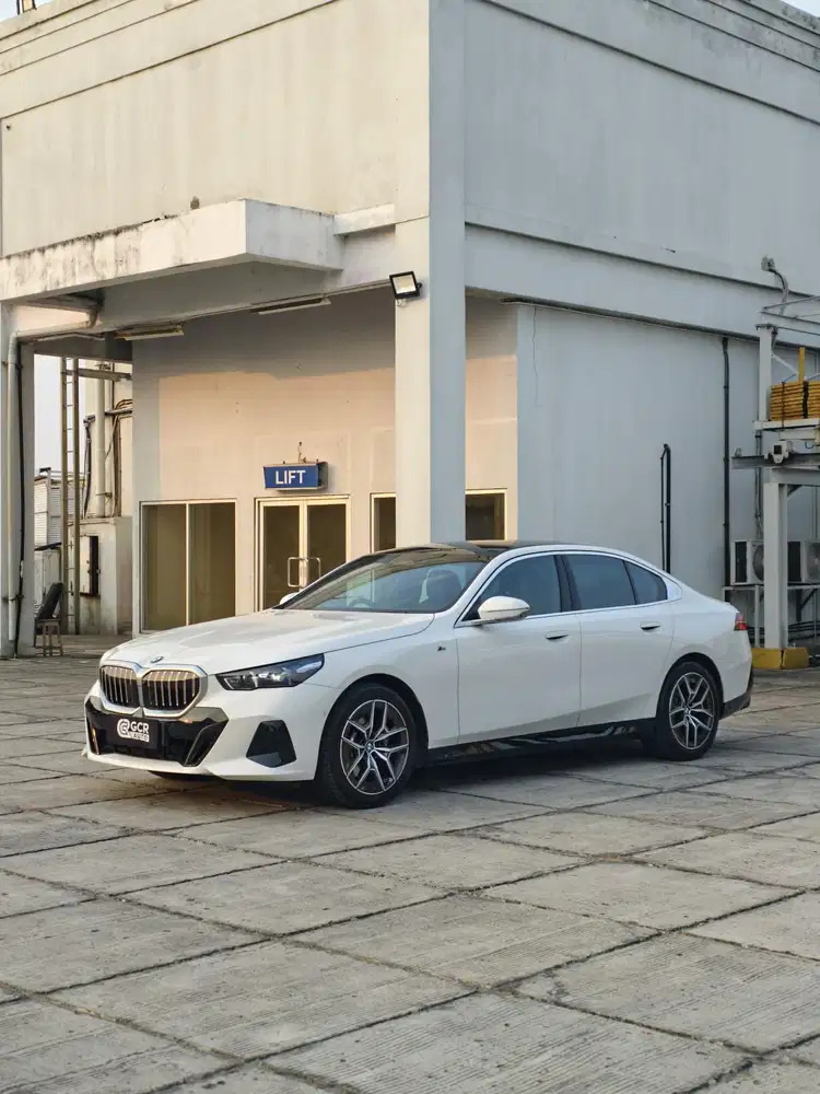 KM 10 RIBU RECORD! BMW 520i MSPORT BENSIN NIK 2024/2025