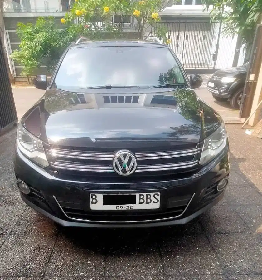 JUAL VW TIGUAN 1.4 AT HITAM TAHUN 2015