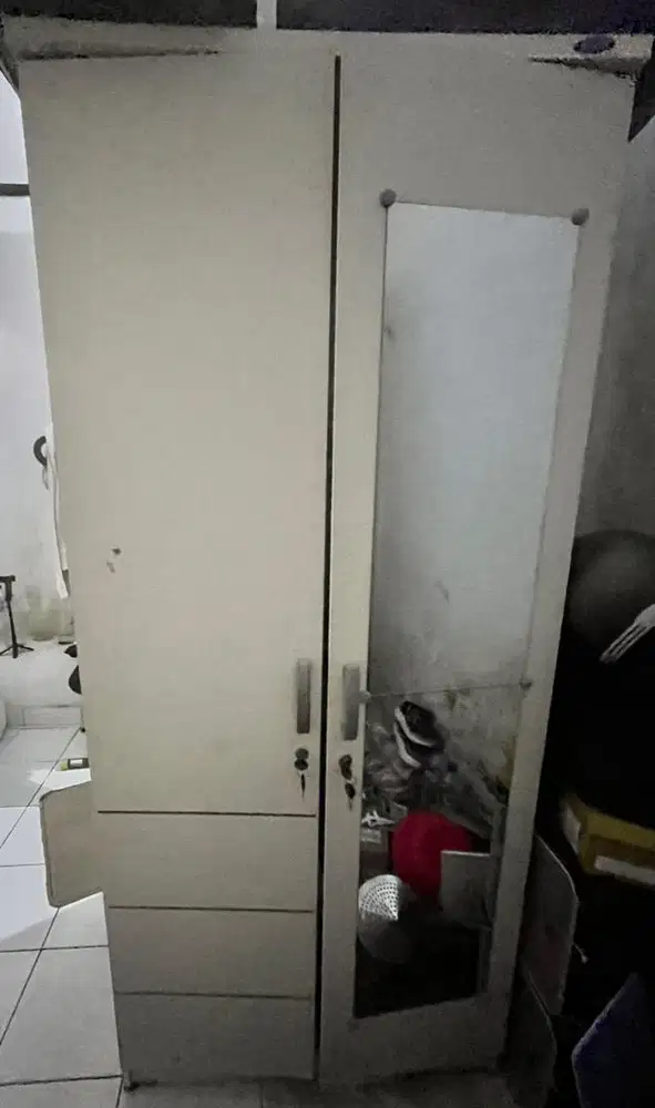 Di jual lemari bekas