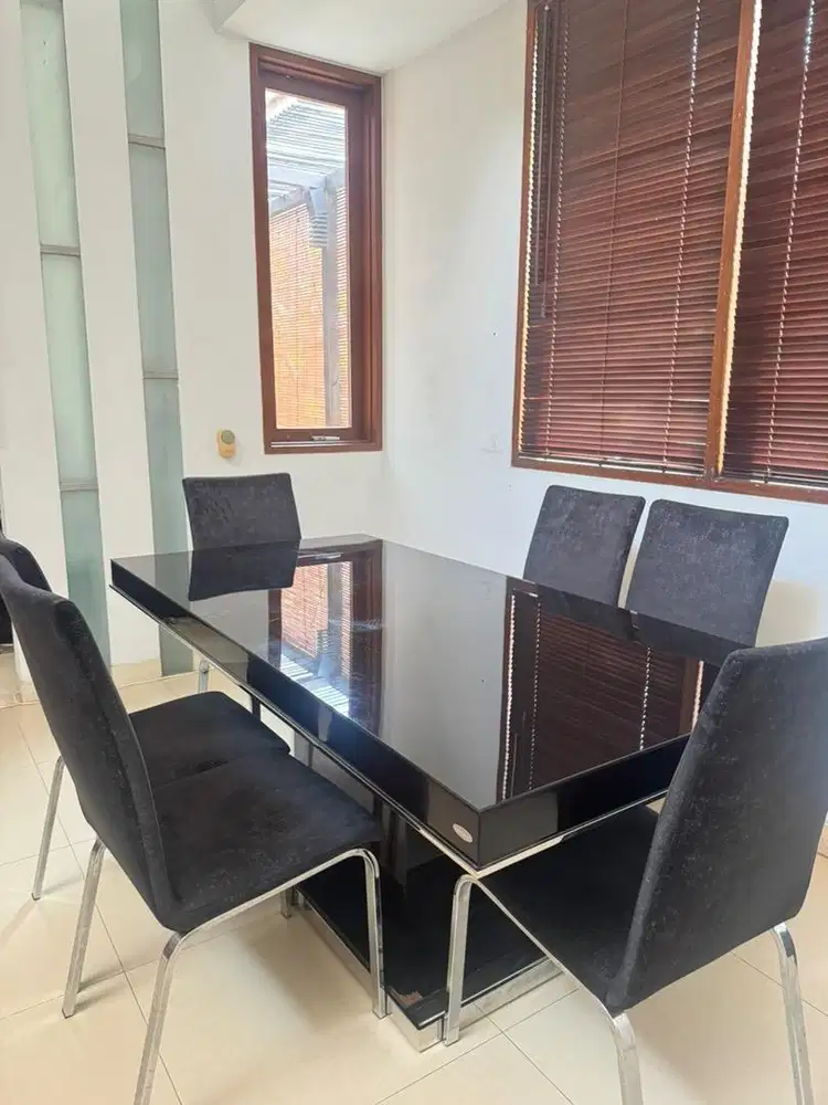 DIJUAL MEJA MAKAN INFORMA HITAM
