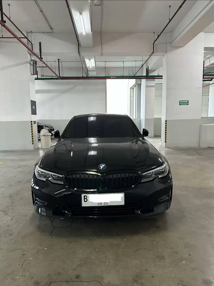 BMW 320i Sport 2020/2021 Hitam Low KM Siap Pakai