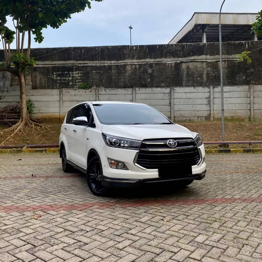2017 Toyota Innova Reborn Venturer 2.0 Bensin AT
