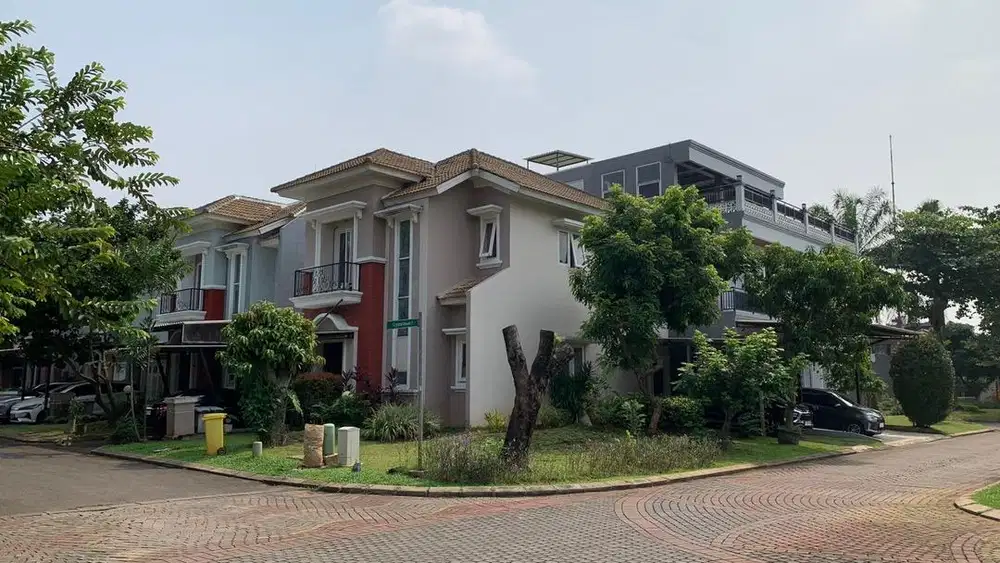 Disewakan Rumah di Cluster Crystal Barat Gading Serpong