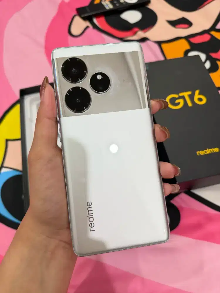 Realme GT6 5G 12+256GB Perak Cair