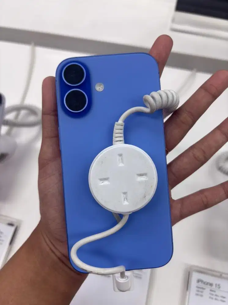 iPhone 16 128 blue