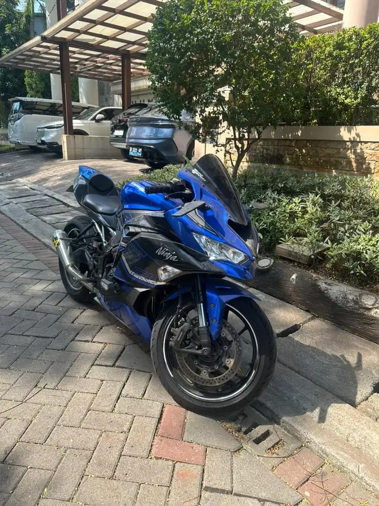kawasaki zx 25r abs