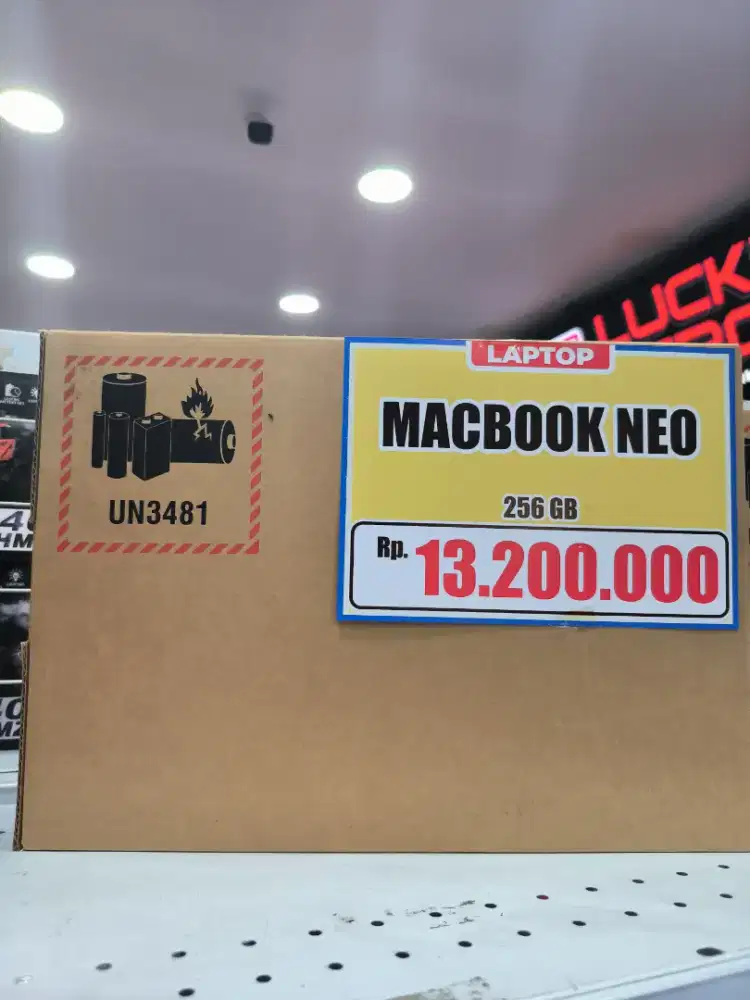 MACBOOK NEO 256