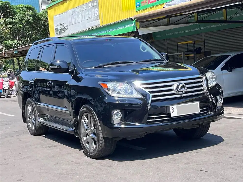 TERMURAH!! LEXUS LX570 AT HITAM 2015