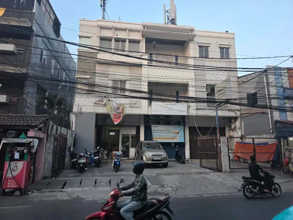 Dijualn 3 ruko gandeng bisa satuan